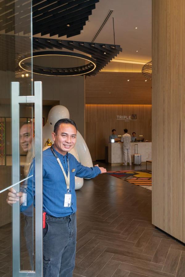 Triple Y Hotel Bangkok Buitenkant foto